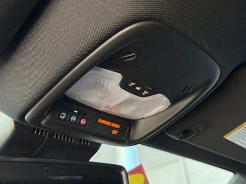 Used 2025 GMC Canyon AT4 w/ AT4 Premium Package image 23