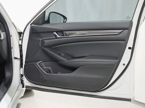 Used 2019 Honda Accord Sport image 28