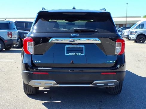 Used 2023 Ford Explorer XLT w/ Equipment Group 202A AWD/4WD image 4