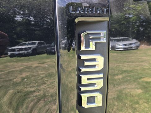 Used 2019 Ford F350 Lariat w/ Lariat Value Package AWD/4WD image 10
