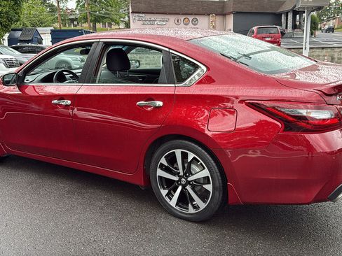 Used 2018 Nissan Altima 2.5 SR FWD image 22
