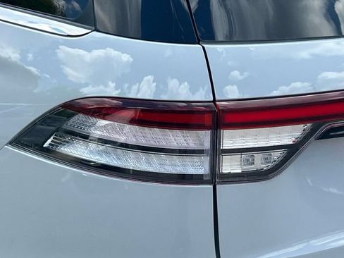 New 2027 Lincoln Aviator AWD image 10