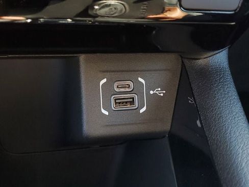 New 2026 Jeep Compass Limited image 31