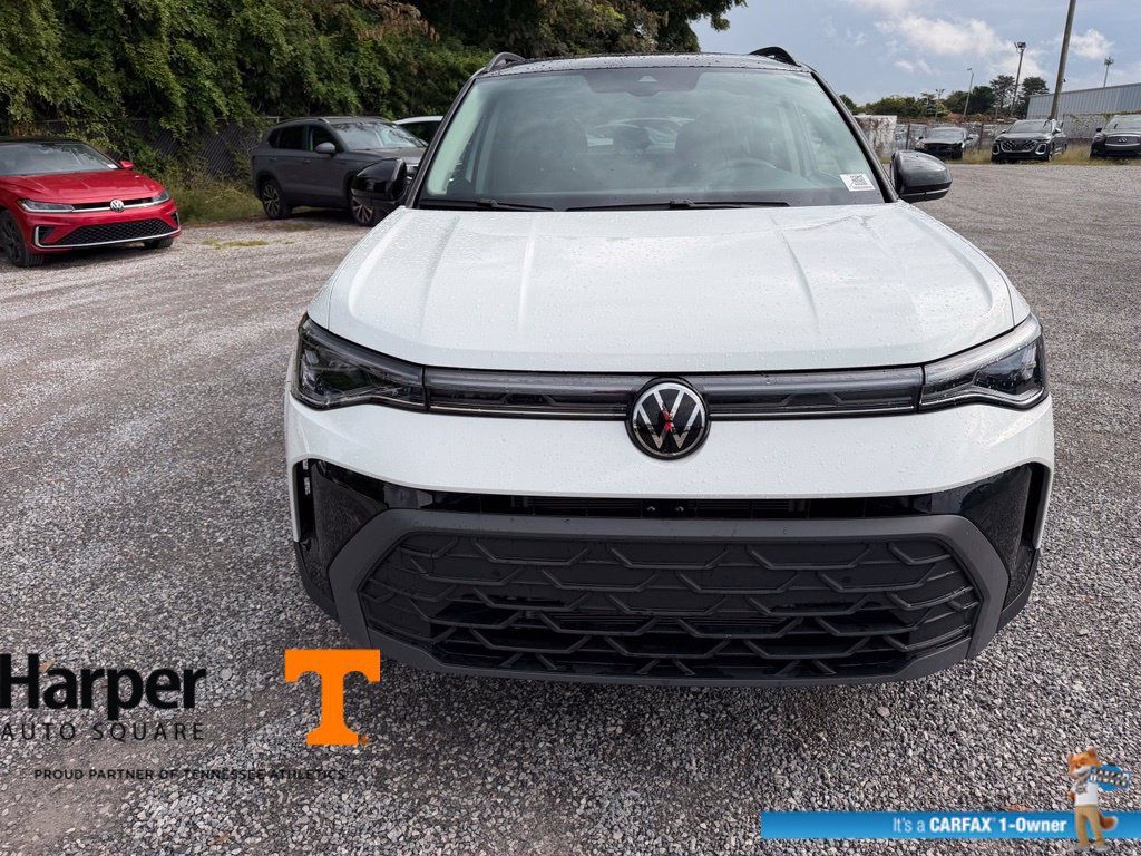 Used 2025 Volkswagen Taos SE AWD/4WD image 8