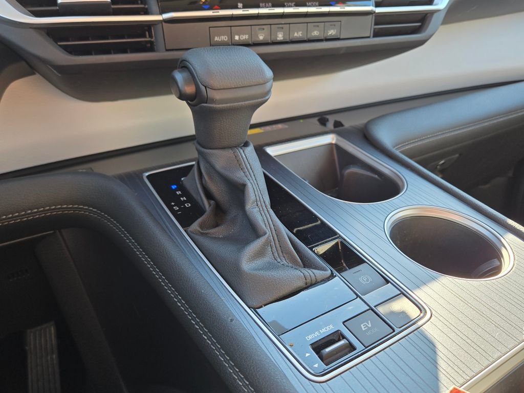 Used 2025 Toyota Sienna LE FWD image 20