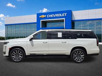 Used 2023 Cadillac Escalade ESV Sport w/ Heavy-Duty Trailer Package AWD/4WD video 3