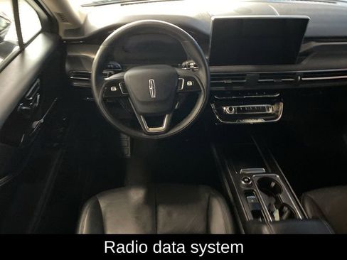 Used 2025 Lincoln Corsair Reserve w/ Towing Package image 6