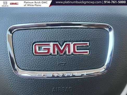 Used 2022 GMC Acadia Denali w/ Denali Technology Package image 34