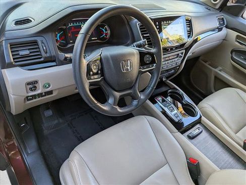 Used 2021 Honda Pilot Touring image 10