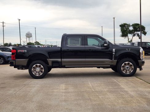 New 2026 Ford F250 King Ranch w/ FX4 Off-Road Package AWD/4WD image 7
