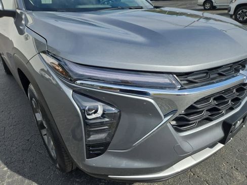 New 2026 Chevrolet Trax LT w/ LT Convenience Package FWD image 10