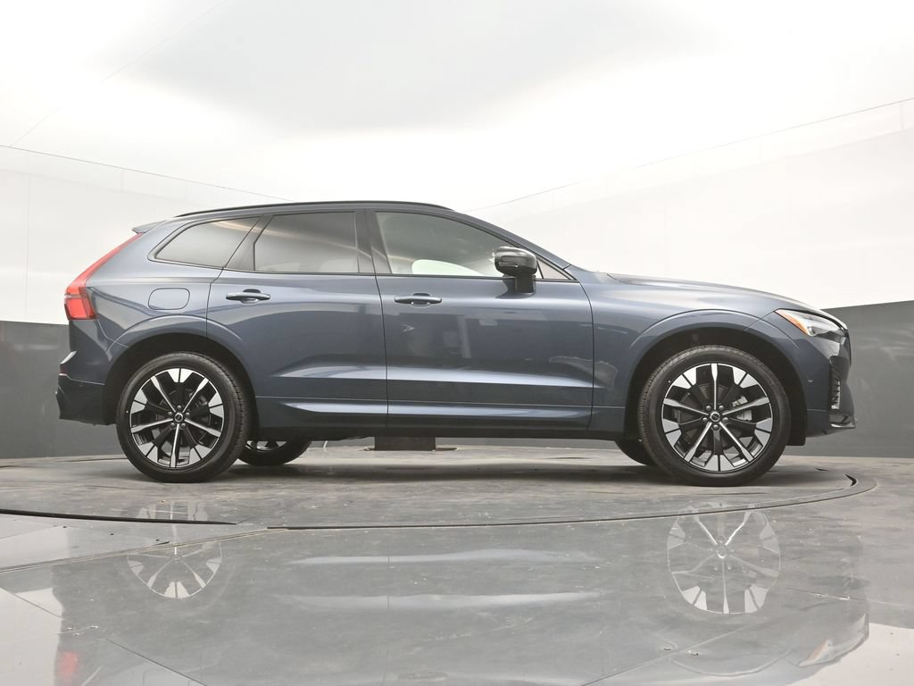 Certified 2026 Volvo XC60 B5 Plus AWD/4WD image 35