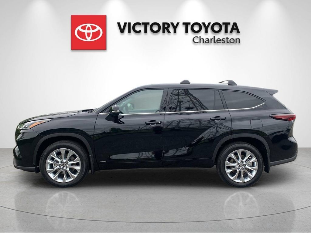 New 2026 Toyota Highlander Limited AWD/4WD image 2