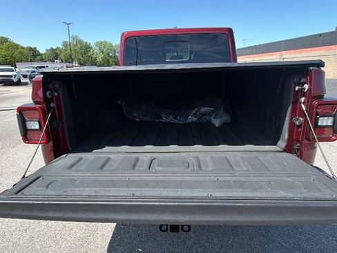 Used 2021 Jeep Gladiator Rubicon AWD/4WD image 6