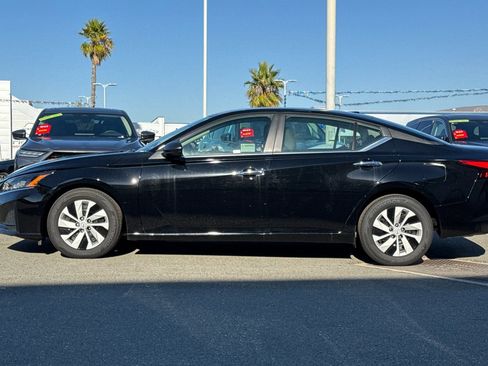 Used 2025 Nissan Altima 2.5 S image 7