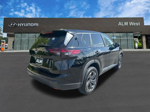 Used 2025 Nissan Rogue SV image 5