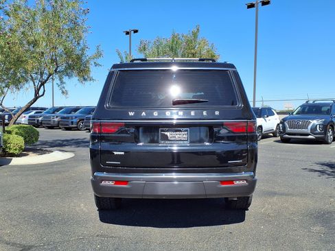 Used 2022 Jeep Wagoneer Series III w/ Premium Group I AWD/4WD image 5