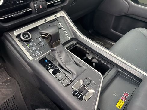 Used 2025 Lexus GX 550 AWD/4WD image 31