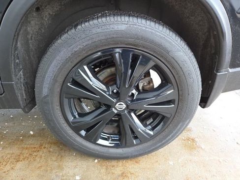 Used 2020 Nissan Rogue SV image 62