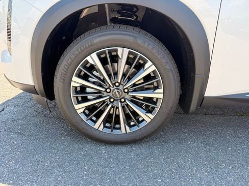 New 2026 Nissan Pathfinder Platinum w/ Cargo Package AWD/4WD image 9