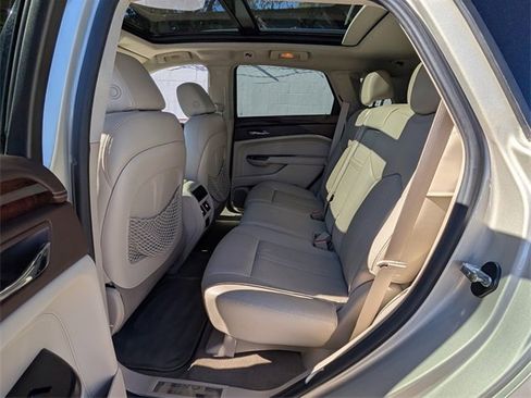 Used 2016 Cadillac SRX Luxury image 8