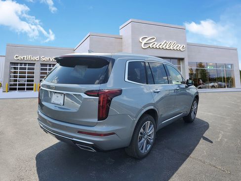 Certified 2025 Cadillac XT6 Premium Luxury image 3