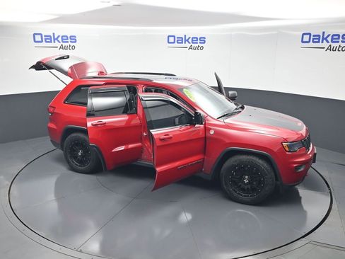 Used 2019 Jeep Grand Cherokee Trailhawk w/ Trailhawk Luxury Group AWD/4WD image 59