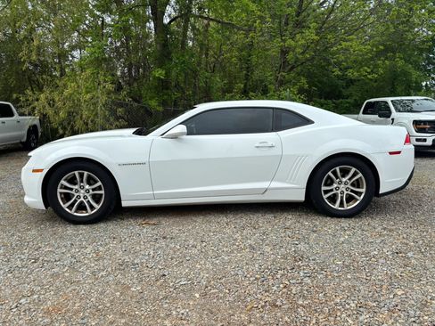Used 2015 Chevrolet Camaro LT RWD image 2