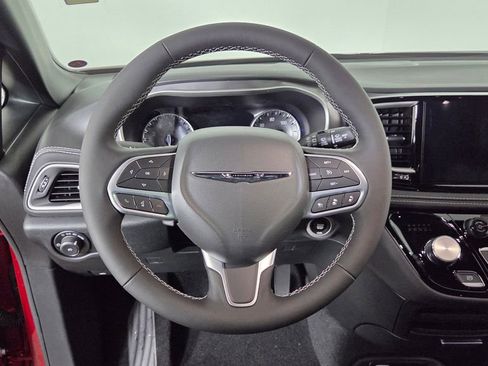 New 2026 Chrysler Pacifica Select image 16