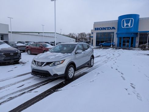 Used 2018 Nissan Rogue Sport S image 7