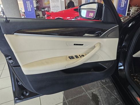 Used 2017 BMW 530i image 7