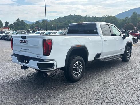 Used 2022 GMC Sierra 2500 AT4 w/ AT4 Preferred Package AWD/4WD image 8