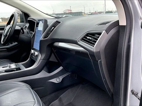 Used 2024 Ford Edge SE image 14