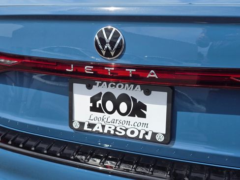New 2026 Volkswagen Jetta SE FWD image 15