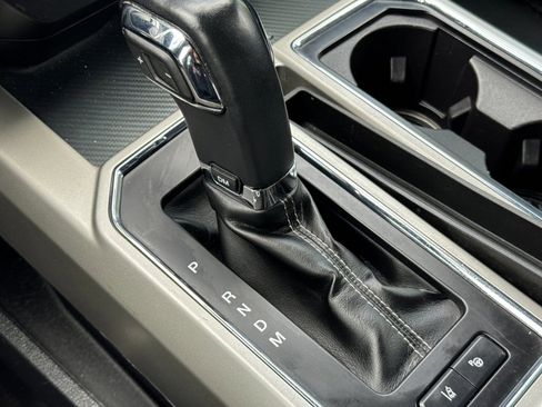 Used 2019 Ford F150 Lariat w/ Equipment Group 502A Luxury AWD/4WD image 24