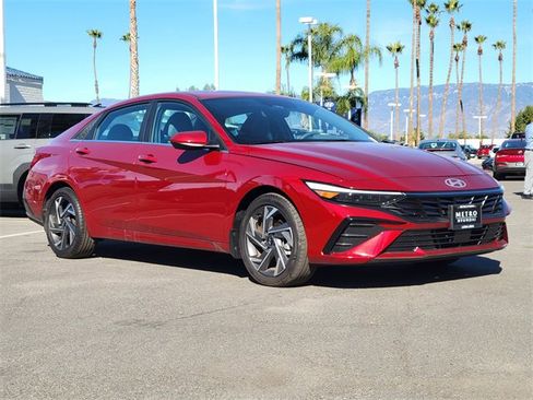 Used 2024 Hyundai Elantra SEL w/ Convenience Package image 27