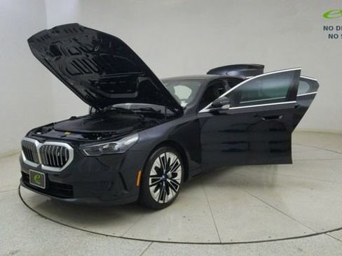 Used 2024 BMW i5 eDrive40i w/ Convenience Package RWD image 72