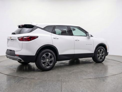 Used 2025 Chevrolet Blazer LT image 9
