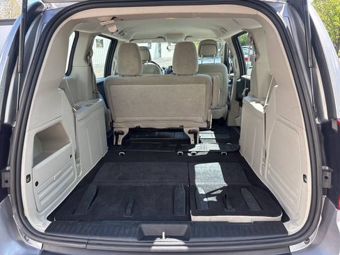 Used 2014 Dodge Grand Caravan American Value Package FWD image 21