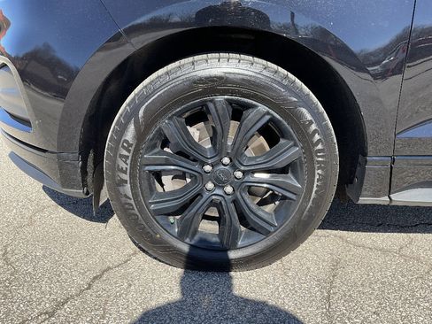 Used 2023 Ford Edge SE w/ Black Appearance Package image 14