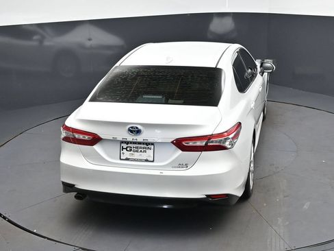 Used 2020 Toyota Camry XLE FWD image 34