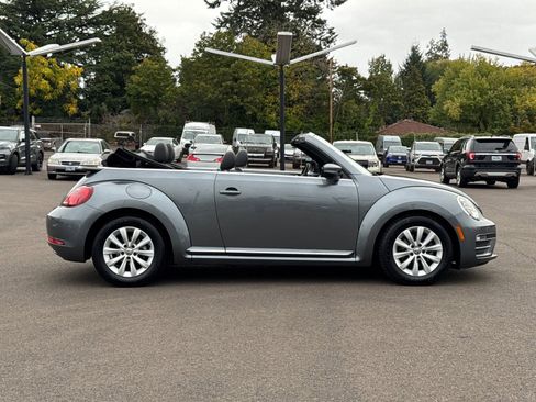 Used 2017 Volkswagen Beetle 1.8T S image 3