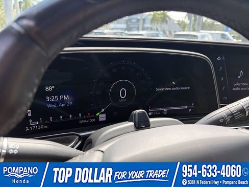 Used 2024 Cadillac Escalade Premium Luxury AWD/4WD image 29
