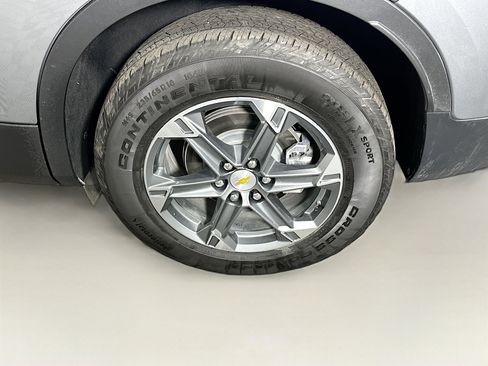 Used 2025 Chevrolet Blazer LT FWD image 11