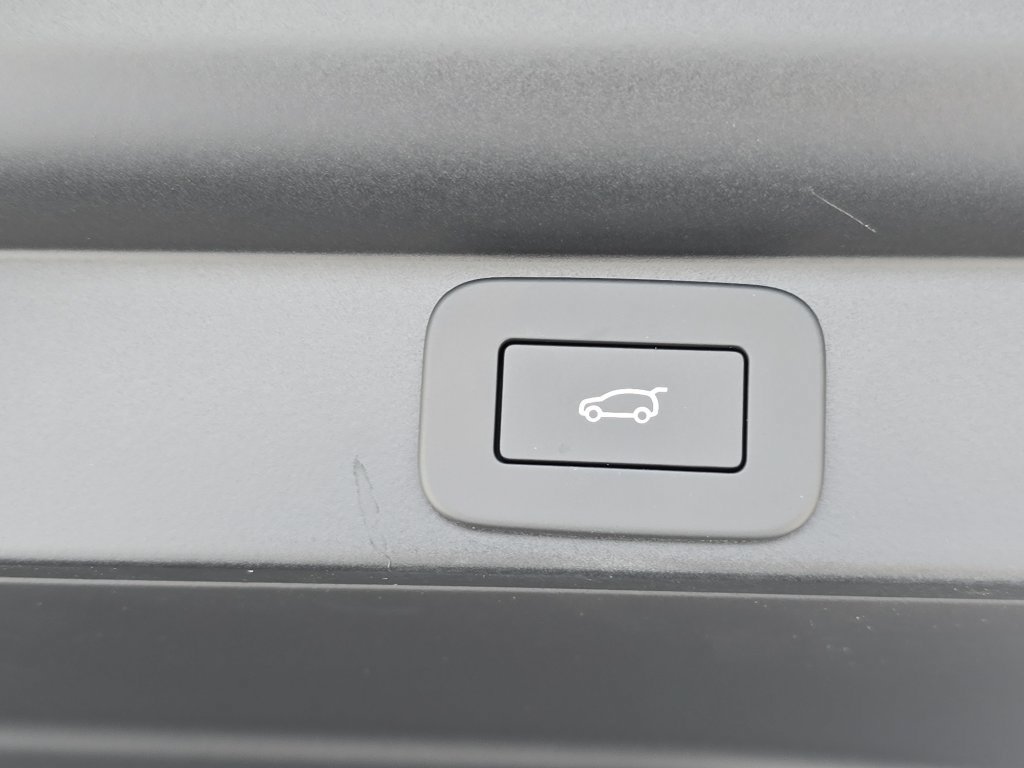 New 2025 Land Rover Range Rover SE AWD/4WD image 13