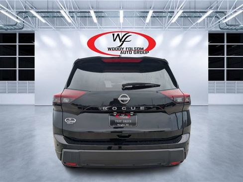 Used 2025 Nissan Rogue SV FWD image 4