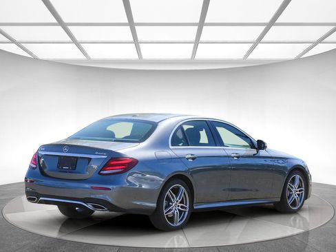 Used 2019 Mercedes-Benz E 300 4MATIC image 3