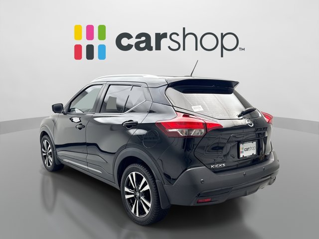 Used 2020 Nissan Kicks SR w/ SR Premium Package FWD image 3