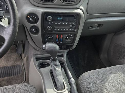 Used 2004 Chevrolet TrailBlazer LS AWD/4WD image 9