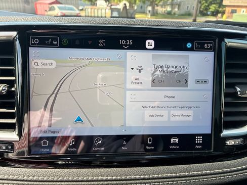 Used 2026 Chrysler Pacifica Limited FWD image 19